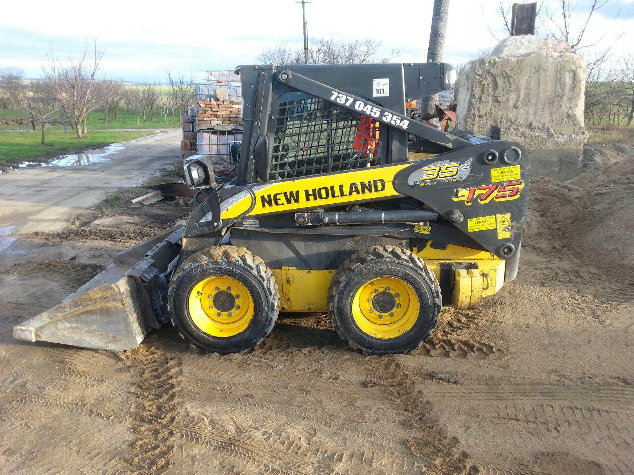 Traktorbagr New Holland